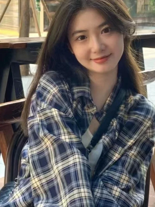 Hot Selling Retro 2024 Summer Plaid Shirt Women New Loose Thin Shirt Cardigan Jacket Fashion High Street Casual Long Sleeved Top