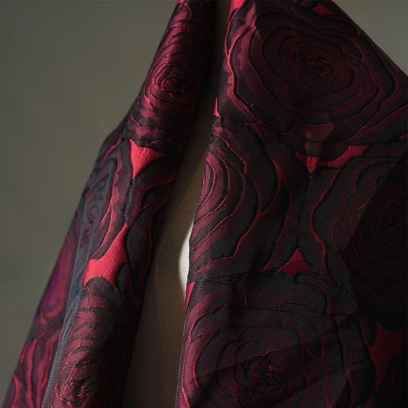 

Бордовая жаккардовая ткань с 3D тиснением розы и цветочным принтом, креативное элитное пальто, брюки, платье, дизайнерский материал, текстиль для одежды