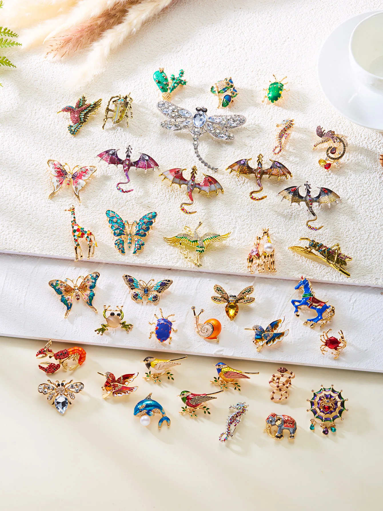 Эмалированные-броши-с-птицами-для-женщин-и-мужчин-стразы-бабочка-булавки-для-лацканов-значок-в-виде-животного-офисные-вечерние-подарки-для-друзей-аксессуары-оптовая-продажа