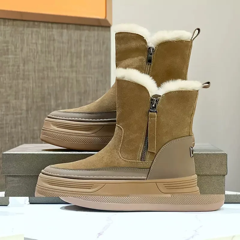 Women's Winter Thick Bottom Snow Boots Fleece Lined Plush Cotton Northeast Anti-Slip Short Boots Leather Fur Integrated Shooes