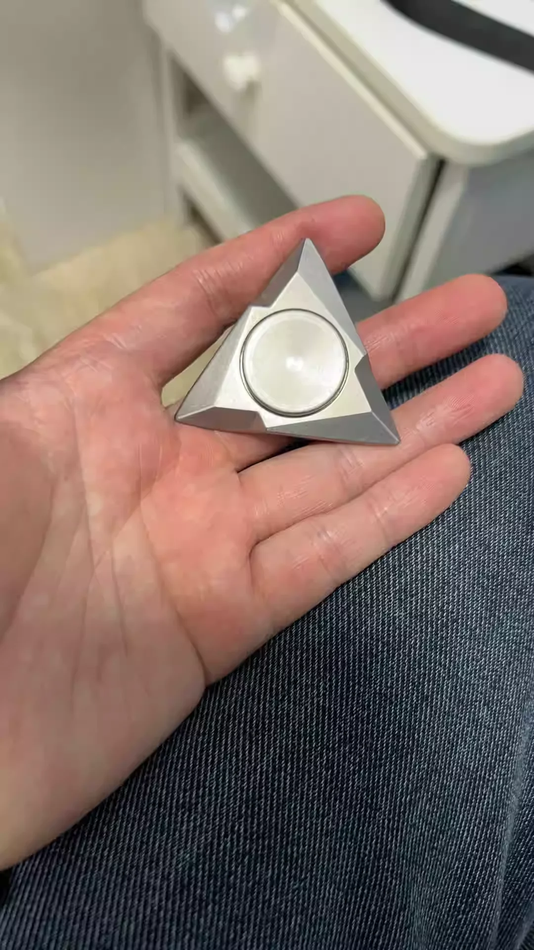 

Tungsten Anubis fingertip gyroscope