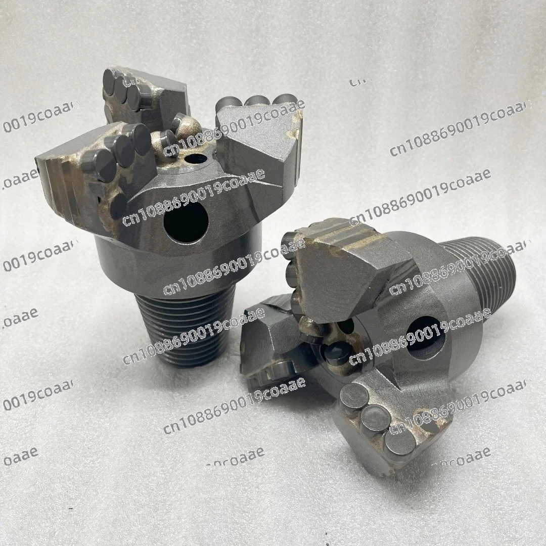 

Reg 2 3/8" Male Thread 3 Wings 1308 Mm Flat Cutter Diameter 135 Mm Pdc Drill Bit