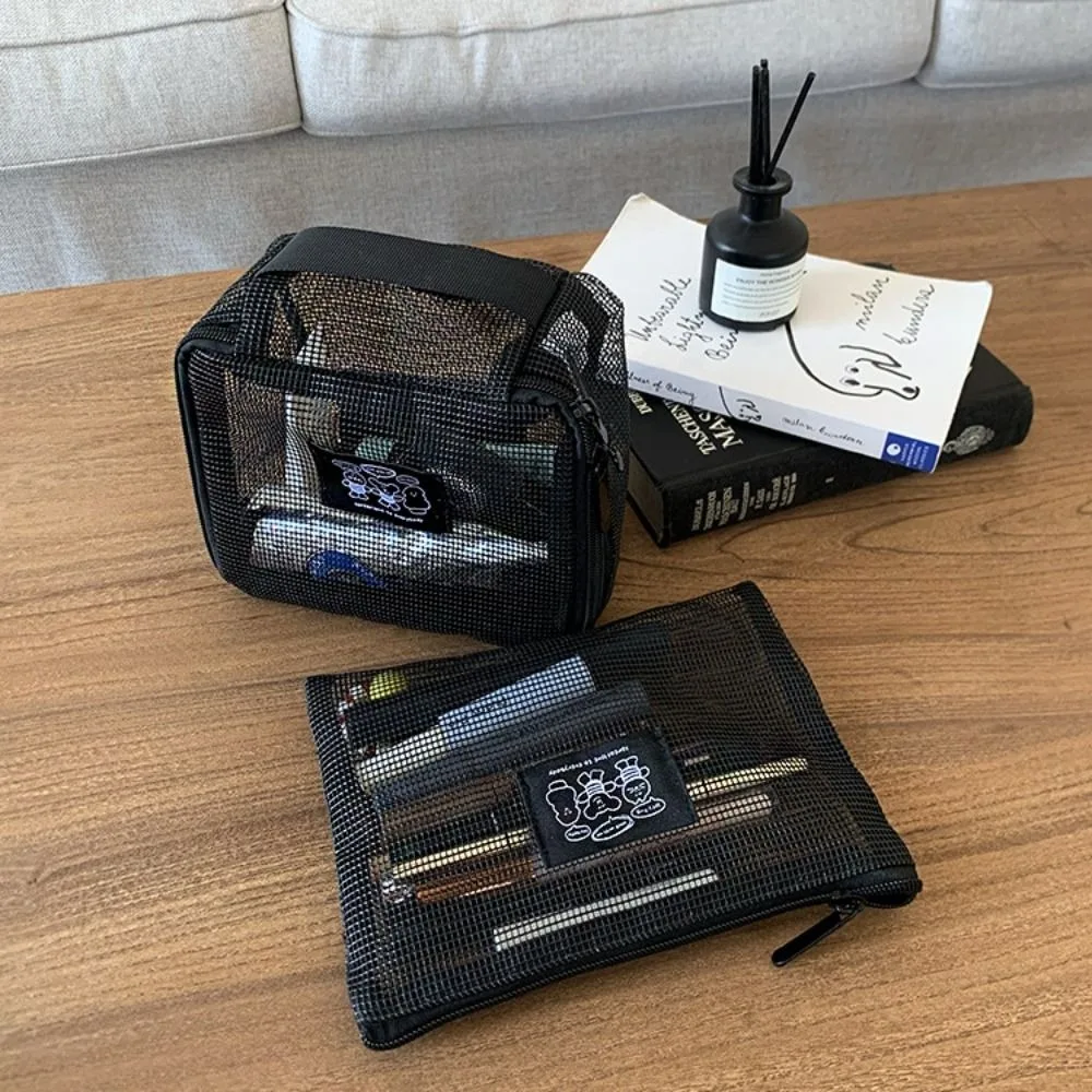 حقيبة مكياج شبكية خفيفة الوزن محمولة مجوفة للسفر وجيوب لأدوات الزينة ذات سعة كبيرة وسحاب للمكتب
