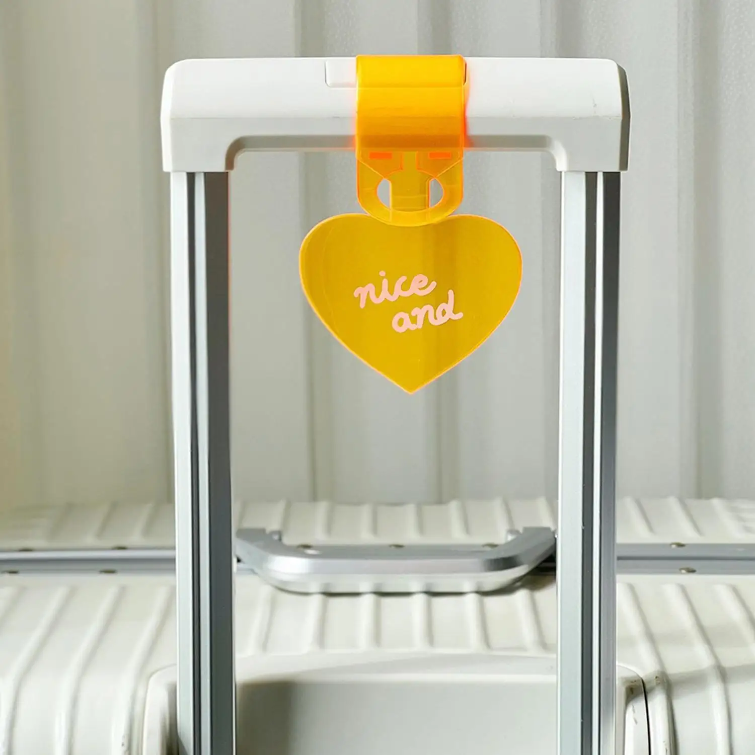 

Флуоресцентная багажная бирка, портативная анти-потерянная этикетка для чемодана из ПВХ, дорожная красочная багажная бирка