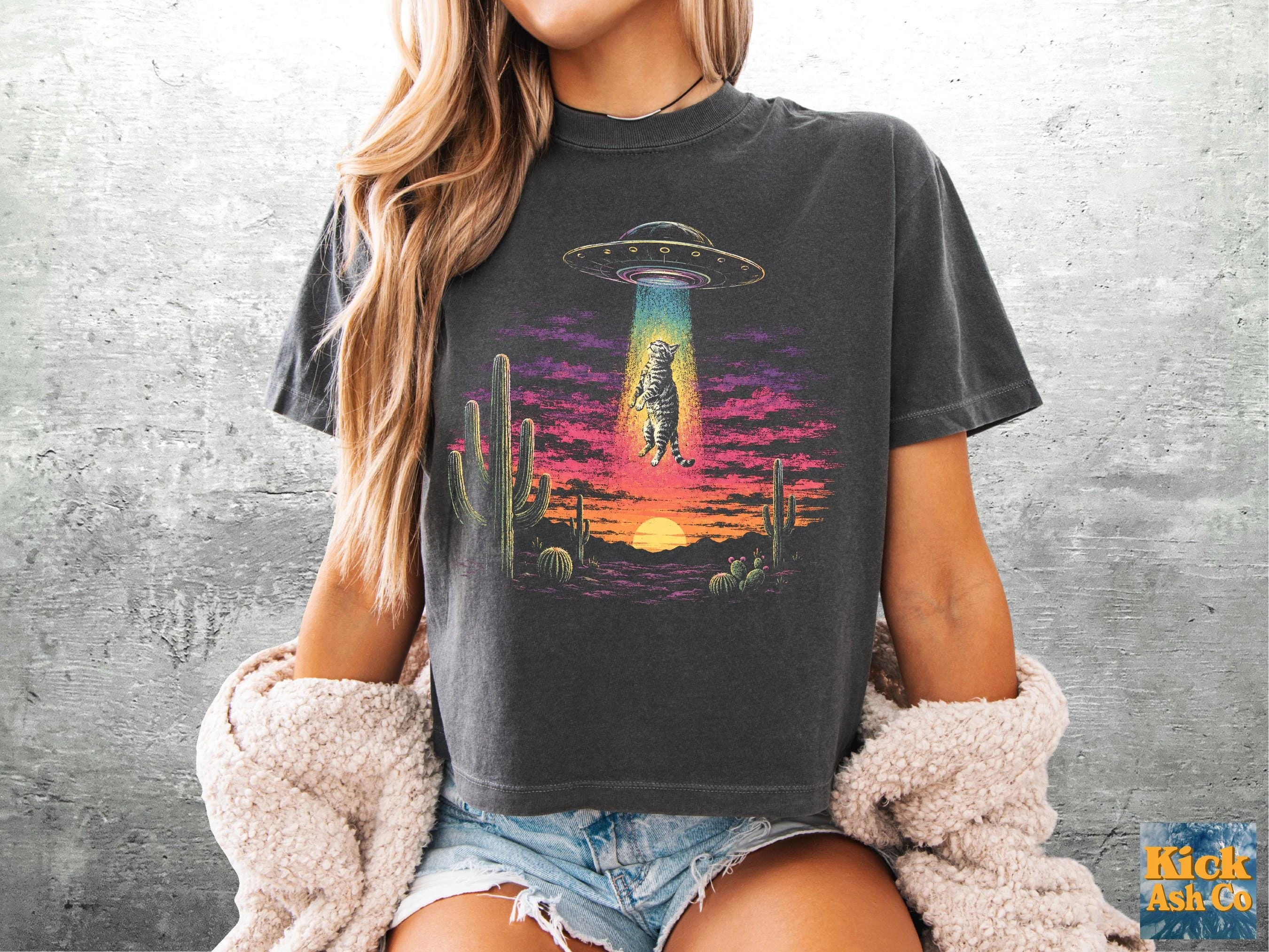 Vintage Funny Cat Meme Shirt, Flying Saucer, Retro Graphic Tee,  Crop Top Boxy Tee 3023CL T-shirt, Womens, Unisex