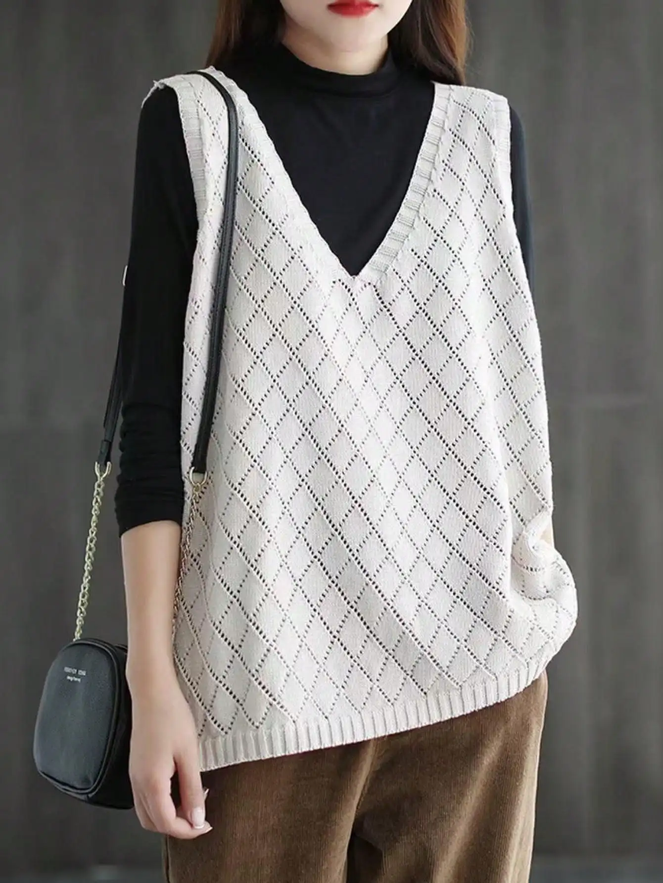 

Свободный топ без рукавов для внутренней одежды с винтажным V-образным вырезом для летних новых поступлений