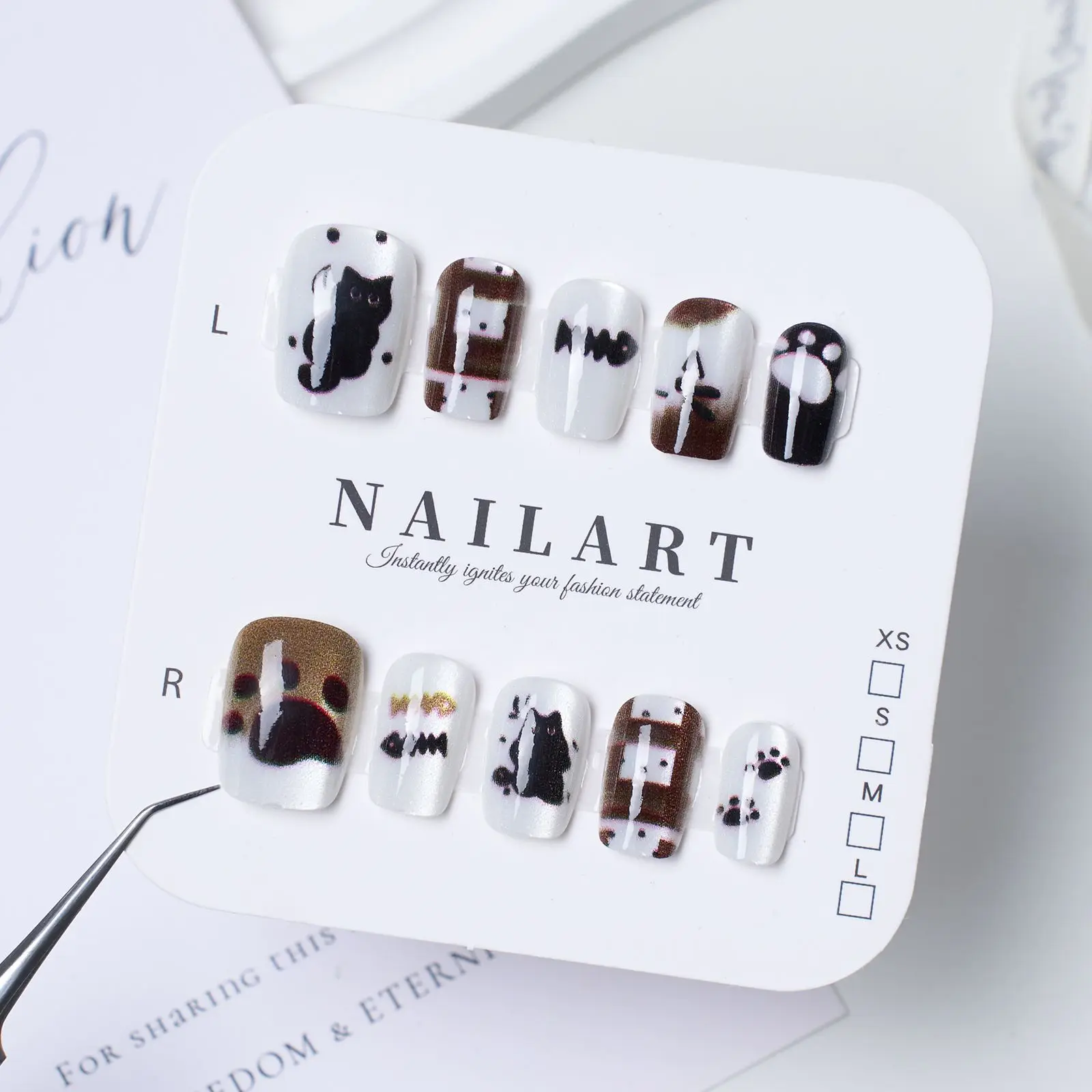 

10PCS Handmade Wearable Fingernails With Adhesive, Cute Animal Pattern Short False Nails, Lively Style Nail Decor, Removable