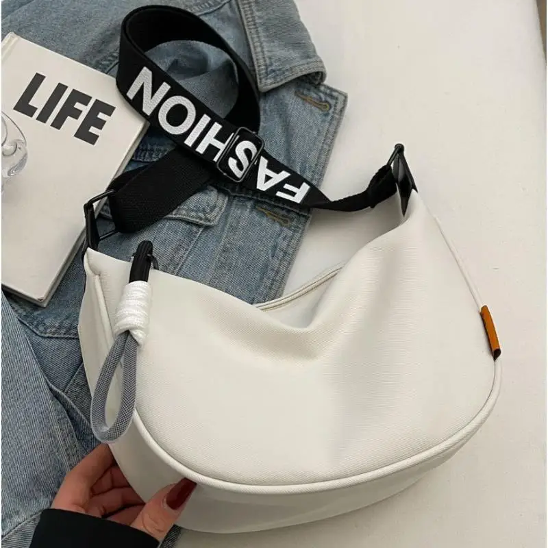 2026 New Fashion Crossbody Bag Simple Wide Shoulder Strap Design Single Shoulder Bag Original Style Commuting Dumpling Women Bag