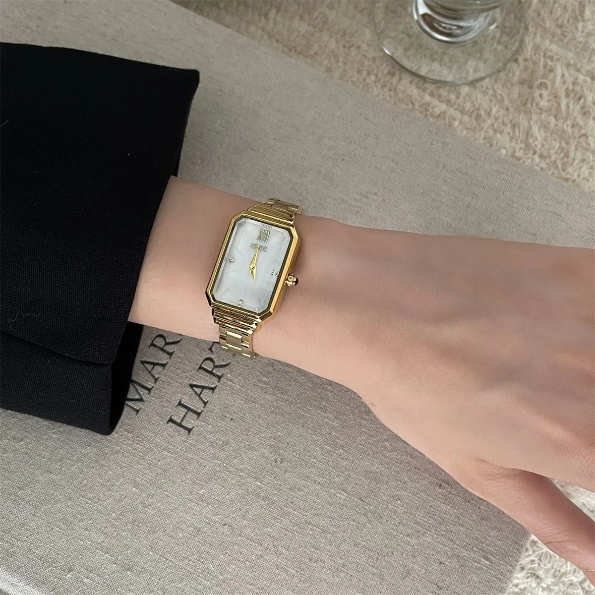 High Quality Women Quartz Watch Square Shaped Dial Reloj Ladies Luxury Wristwatch Classic Diamond Gold Green Sliver White Clock