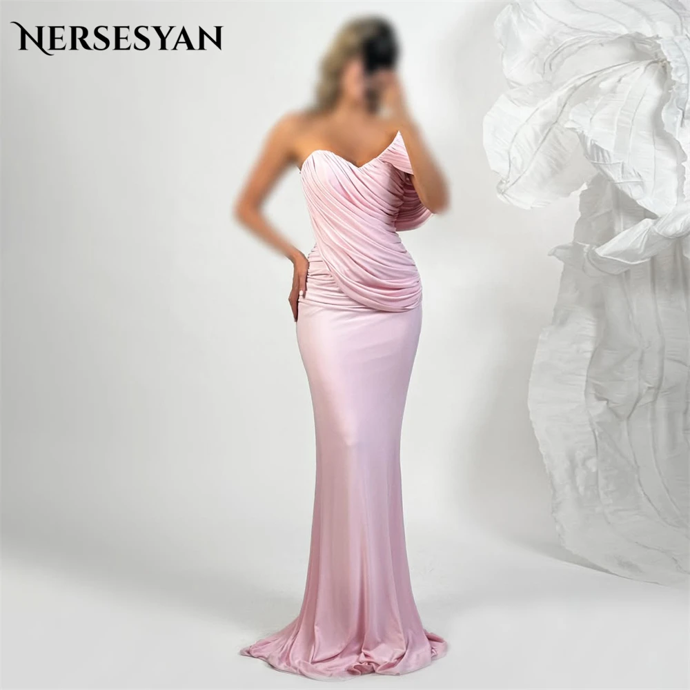 

Nersesyan плиссированные вечерние платья русалки на одно плечо драпированное атласное вечернее платье с открытой спиной шифоновые однотонные платья для выпускного вечера по индивидуальному заказу