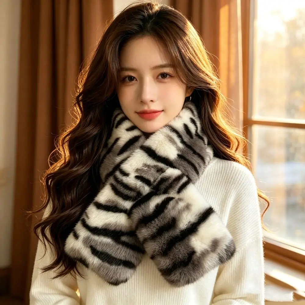 Dicker, warmer Kunstpelzmütze, Kunstnerzpelz, Tiermuster, Schal mit Kreuzbindung, winddicht, luxuriös, thermisch, Plüsch-Halswärmer, für Outdoor-Reisen – Detail 4
