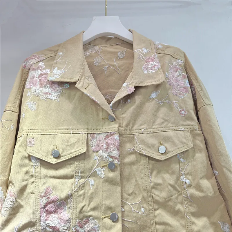 WTHT Neue Mode frauen Schwere Industrie Gespleißt Pailletten Blume Denim Jacke 2025, Herbst Trendy Lange Ärmel Mantel Weibliche 1LS2254