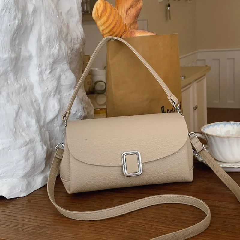 

Women's Famous Designer Hand Bag With Casual Simple Vintage Look And Elegant Crossbody Style Perfect For Fashionable