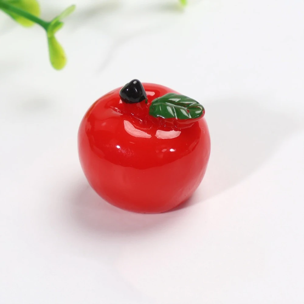 เครื่องประดับผลไม้ขนาดเล็กสุดสร้างสรรค์รูปทรง Apple ทำจากเรซินของตกแต่งงานฝีมือขนาดเล็กทนทานเครื่องประดับรถยนต์น่ารักแบบเรืองแสงของขวัญสำหรับเด็ก