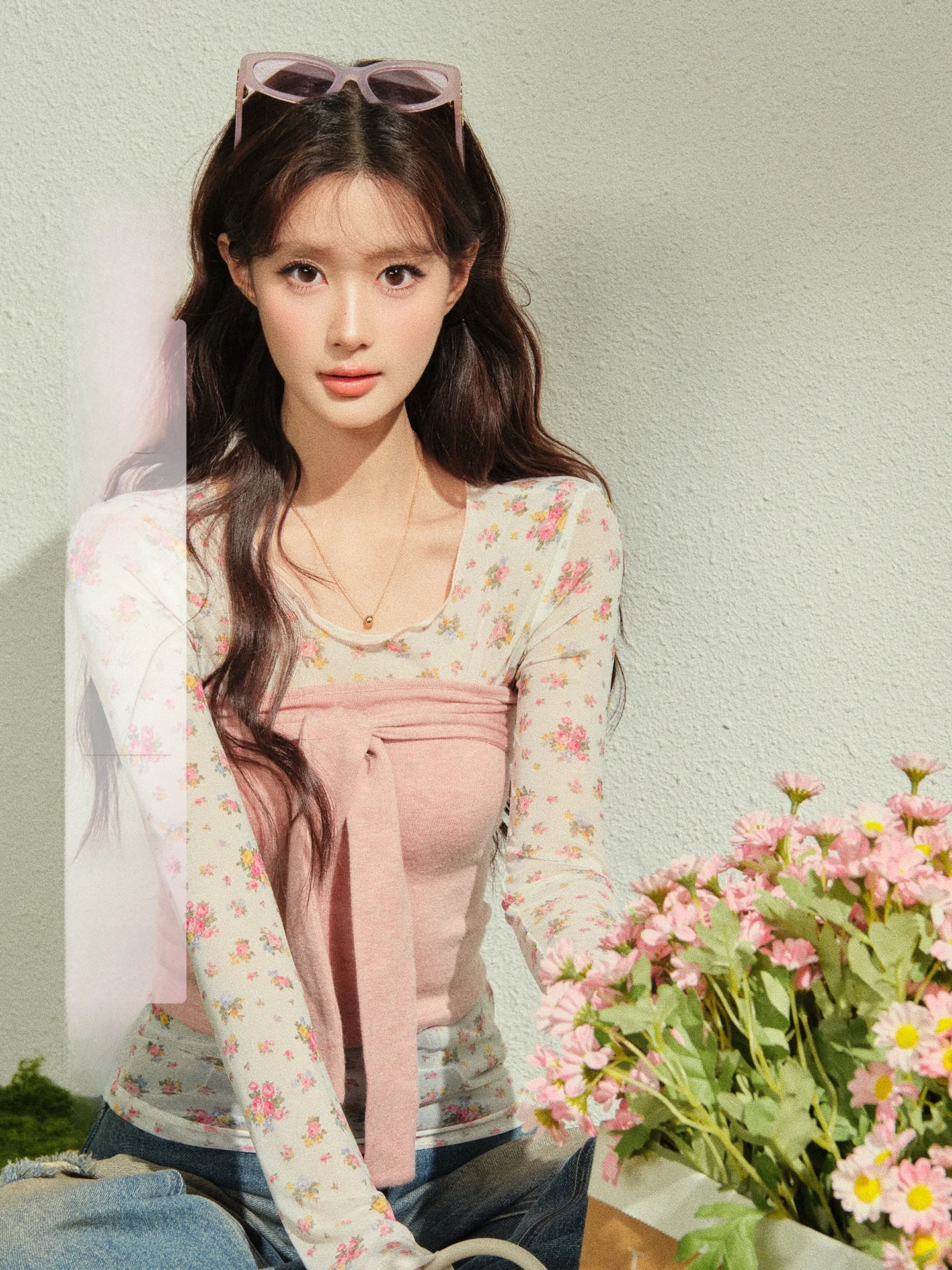 

Exquisite Floral Tie Waist Slim Fit T-Shirt Women's Spring Sweet Sensation Body Shaping Design Top Exquisite Floral T-Shirt