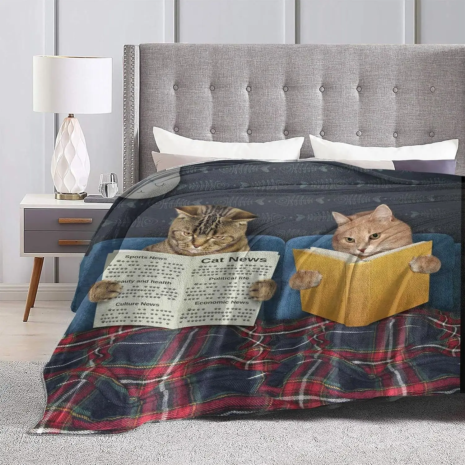 Single Sided Flannel Blanket Cat Printed  thin Portable Nap Air Conditioning Sofa , Warm Plush Home Cover