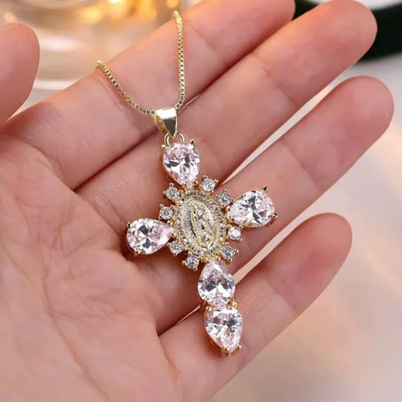 

Glamorous Corss Pendant Necklaces for Womon Cross Choker,Exquisite Cubic Zirconia Accessories,Party Wedding Lucky Jewelry