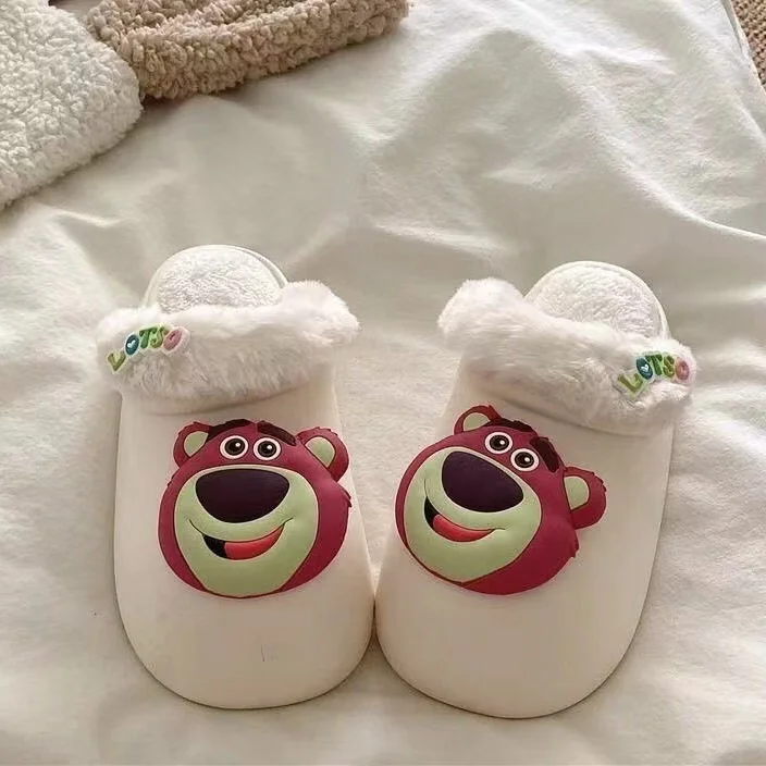 Lotso Huggin Strawberry Bear realmente imágenes 2025 nuevas sandalias blancas de invierno rosa roja más zapatillas cálidas de talla grande para mujer