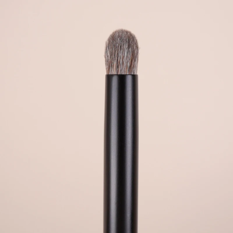 Yizhibi professional hand-made makeup brush face brush eye shadow brush Red Squirrel mixed with high quality goat hair.