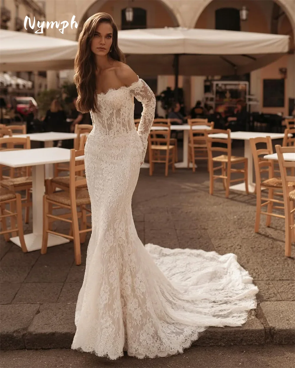 

Свадебные платья-русалки из кружева для невесты: потрясающие модели с открытыми плечами и длинными рукавами, индивидуальный пошив