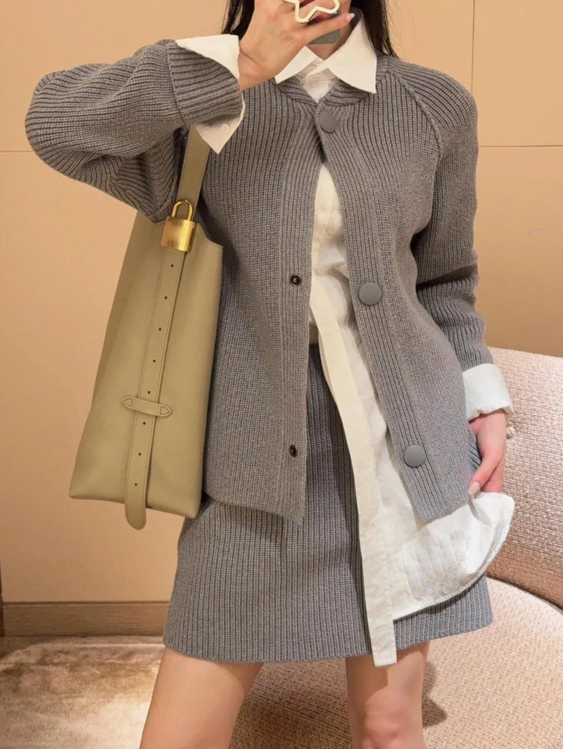 

Applique Elastic Waist Side-Zip Knitted Mini Skirt For Women 2024 High Quality Solid Grey Hip Hugging Skirt Lady