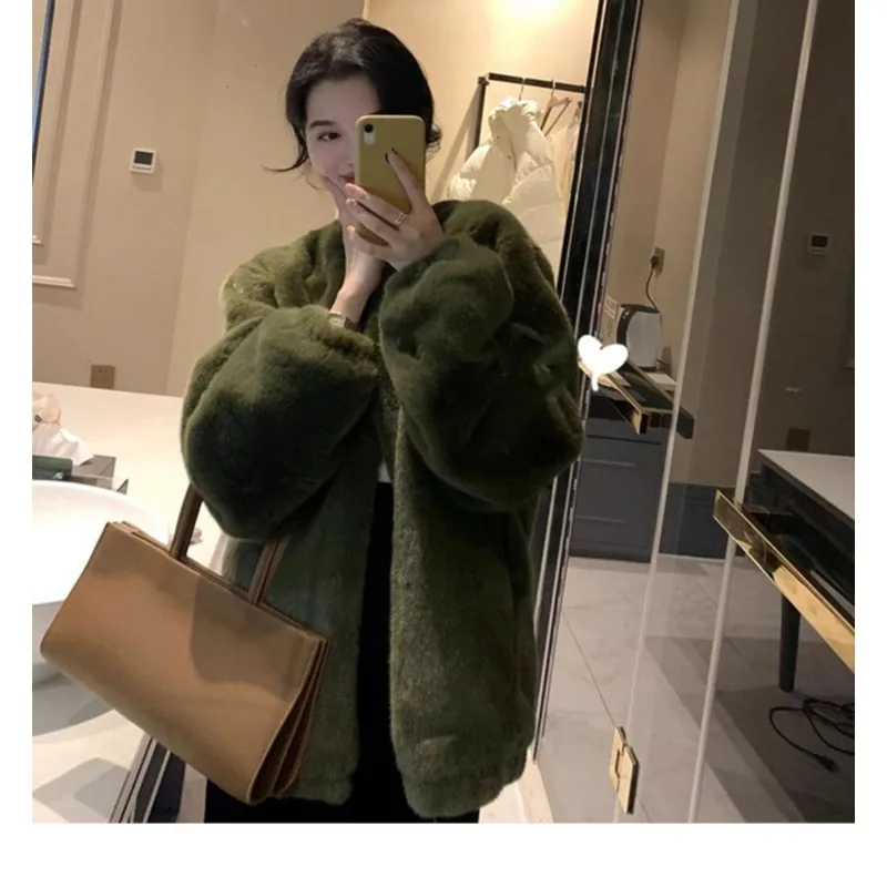Nueva chaqueta Popular de piel integrada de terciopelo para mujer, estilo pequeño fragante, abrigo de piel de cordero verde dorado, modelos de otoño e invierno