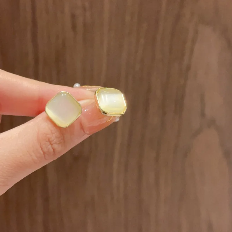 أقراط أوبال مربعة للنساء مجوهرات هندسية ذهبية اللون عصرية للفتيات الجميلات أقراط بمزاج صغير #5