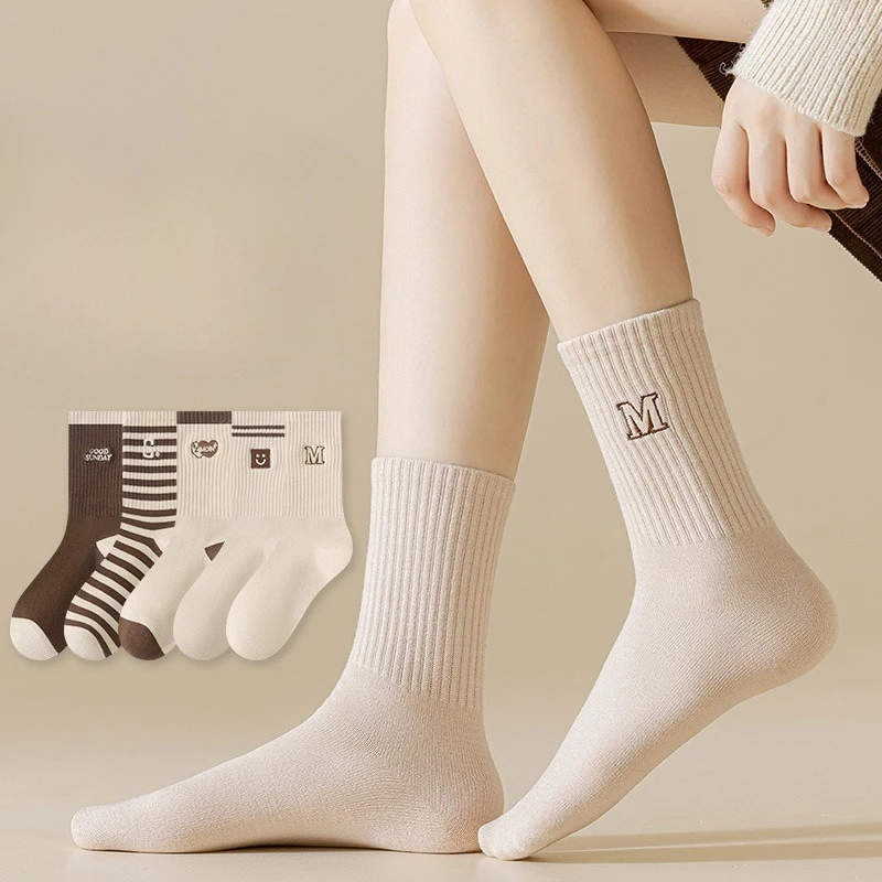 5 Paar mittellange Damensocken für Herbst und Winter, einfarbig, sportlich, atmungsaktiv, schweißabsorbierend, geruchsdicht, einfache Freizeitsocken