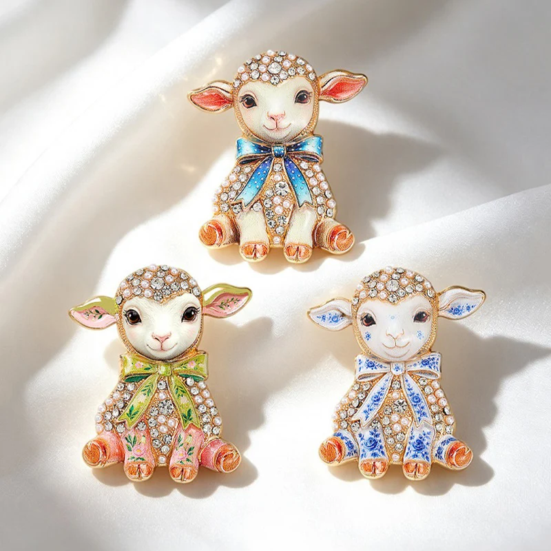 Vintage Enamel Lamb Brooch For Women Rhinestone Cute Sitting Sheep With Bowknot Lapel Pin Corsage Party Sweater Coat Jewelry