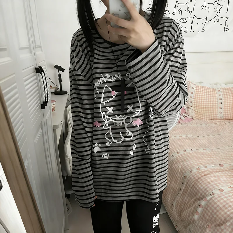 Japanese Devil Cat Print Striped Long-sleeved Women's T-shirt  Oversize Top Autumn Fashion  Harajuku Casual Streetwear Emo