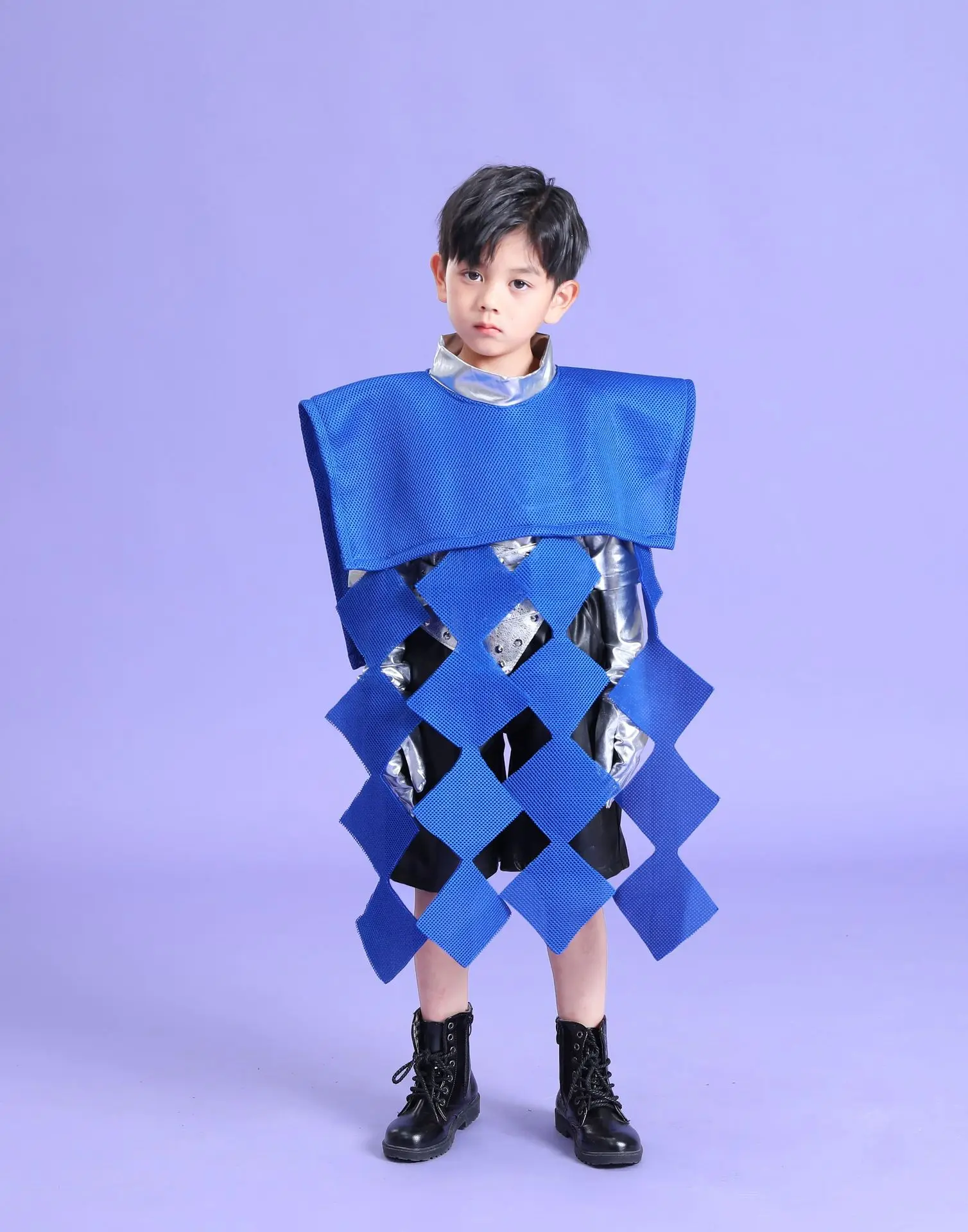 

Boys And Girls Runway Catwalk Silver Future Technology Sense Model Catwalk Locomotive Trendy Clothes Car Model Meta Universe Per