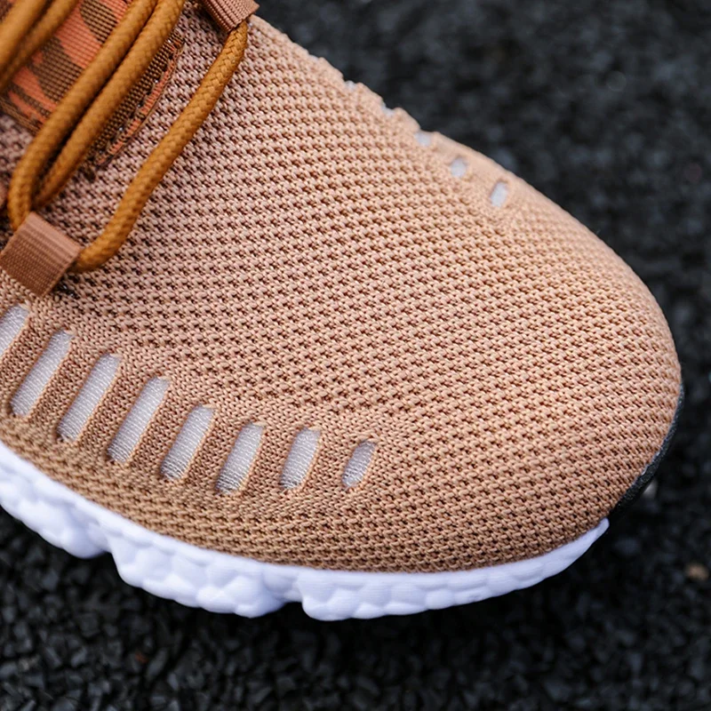 Neue leichte Herren-Laufschuhe mit modischem Design, atmungsaktive und bequeme Sportschuhe, atmungsaktive und Reiseschuhe