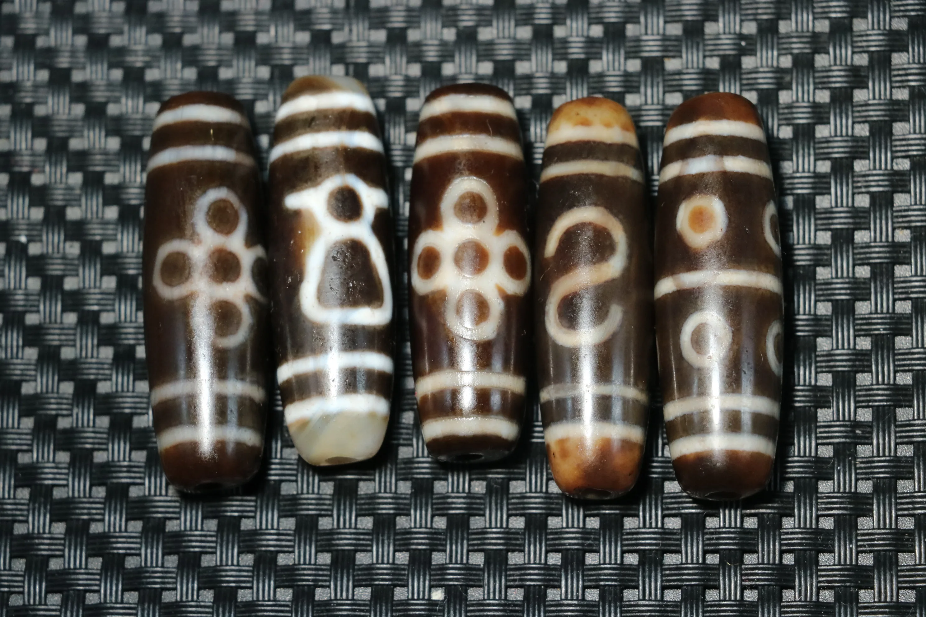 NO.1 Set of 5 PCS Energy Tibetan Top Old Agate Multiple Symbols dZi Bead Pendant 2023 For Jewelry Amulet Timestown UPD0725A123