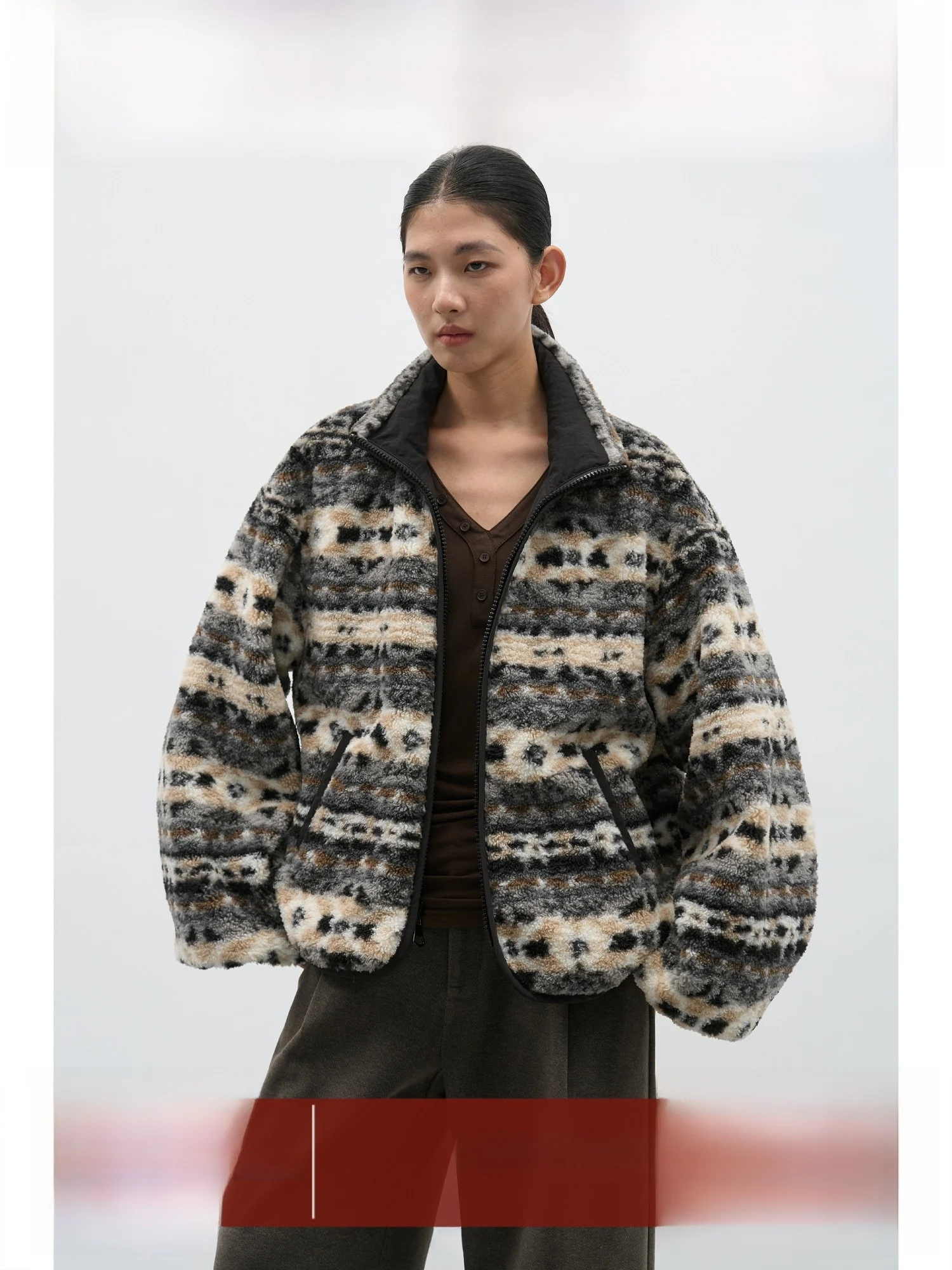 

EIGHTHMONTH Женская двусторонняя одежда Jaet из овечьего меха, повседневная куртка свободного покроя, теплая окрашенная куртка с бархатной молнией из ягненка...