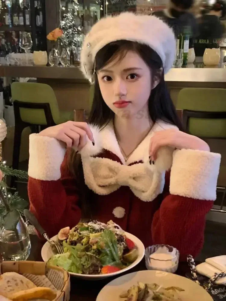 قمامة الدببة الأحمر شتاء دافئ عيد الميلاد المرأة القوس محبوك الرجعية الكورية الحلو فستان قصير كم طويل فرنسا الخامس 2025 جديد