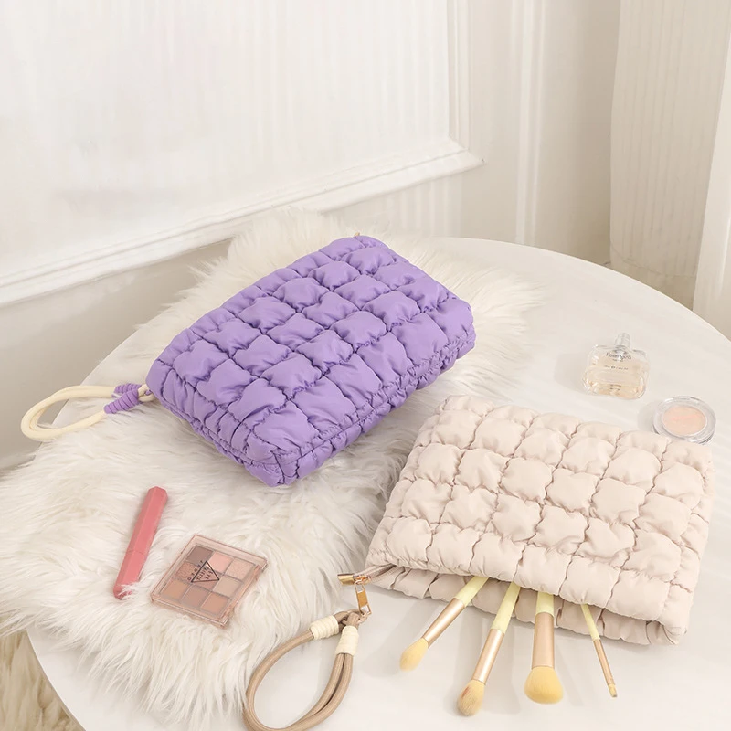 

Women's Makeup Bags Cloud Solid Color Wrinkle Simple Fashionable Casual Versatile Storage Bags Large Capacity Cosmetic Bags