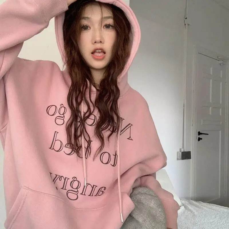 

Женская розовая толстовка в американском стиле ретро, новинка 2025, осень-зима, корейская свободная толстовка с буквенным принтом, облегающая толстовка в ленивом стиле, верхняя одежда