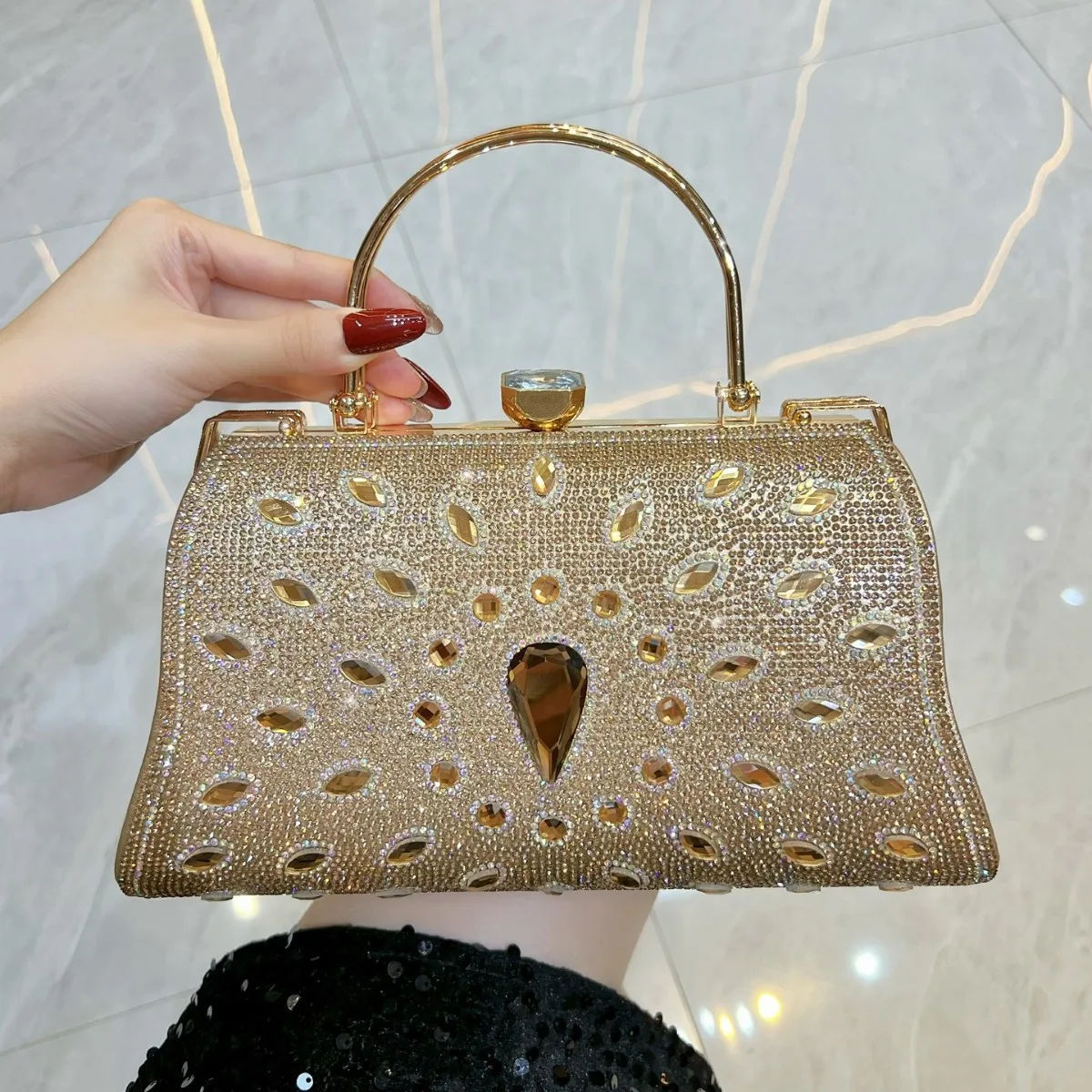 

New rhinestone hand handbag women's large-capacity fashionable versatile dinner bag chain messenger bag commuter women's bag