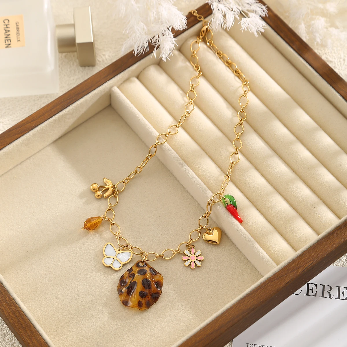 GIOIO الفولاذ المقاوم للصدأ الرجعية المينا قلادة قلادة للنساء Y2K عقد بطرا عتيق المرأة الفاخرة قلادة مجوهرات الأزياء