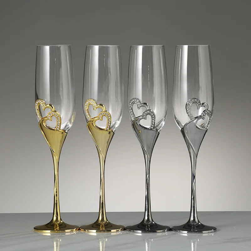 

2Pcs Crystal Champagne Glass Set Rimmed Hearts Couple Wedding Gift Party Glasses Heart Shape Goblet Glasses Wine Glasses Set