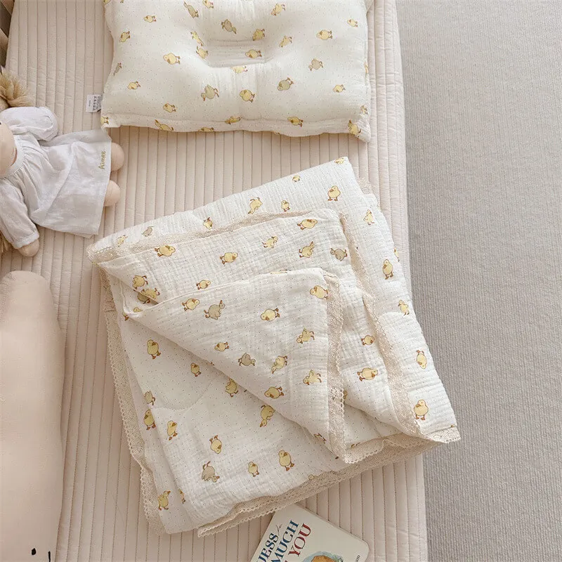 Soft and cozy baby quilt for cribs reversible design Little girls quilt and pillow set with flowers 120x150cm