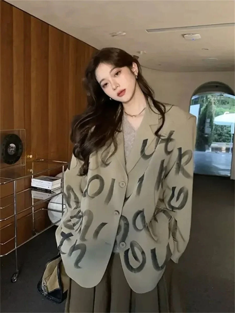 

plus Size Women's Casual Letter Print Suit Jaet Long Sve Korean Sle Office Wear Spring Season Loose Fit Button up