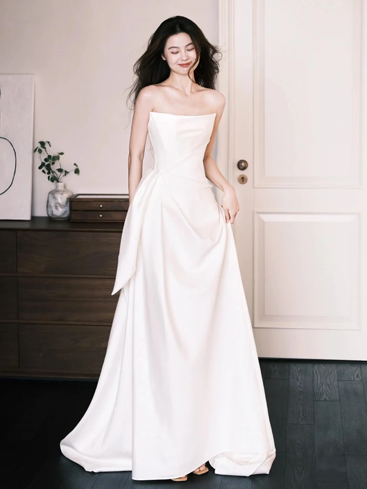 

Simple Ele Satin Wedding Dr Bridal Gown with Train for Women Hotel Indoor Use No Sve Long Skirt Neline