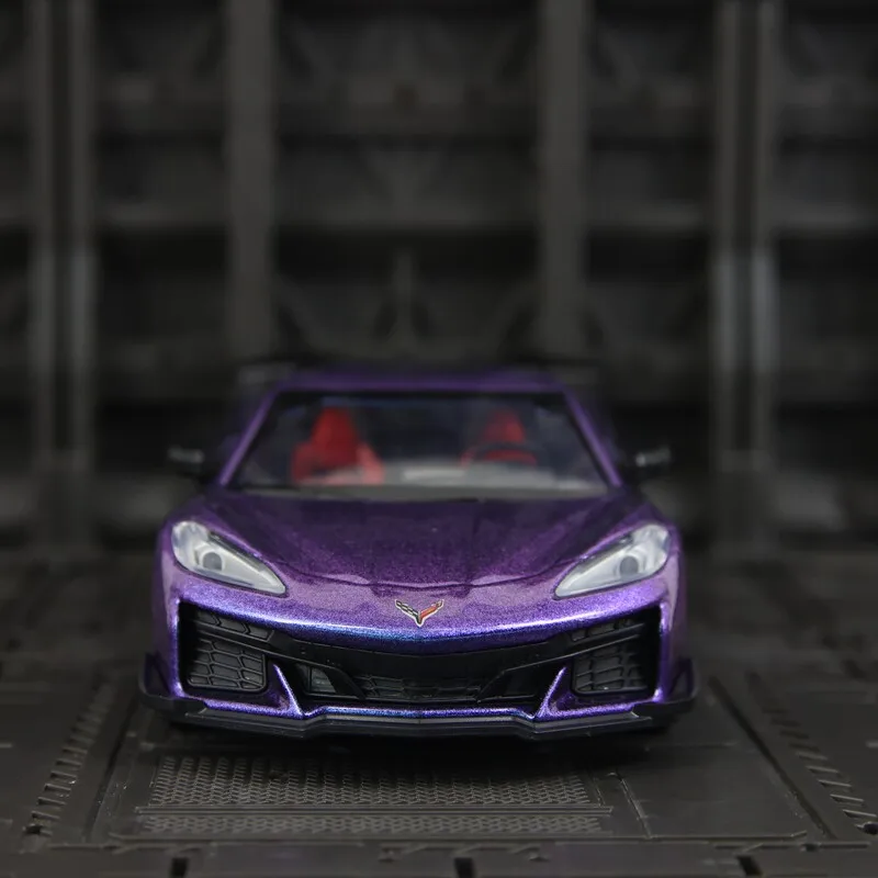 

1:24 Z06 Supercar Alloy Car Model Metal Pull Back Can Open Door Sound And Light Children Toy Gift