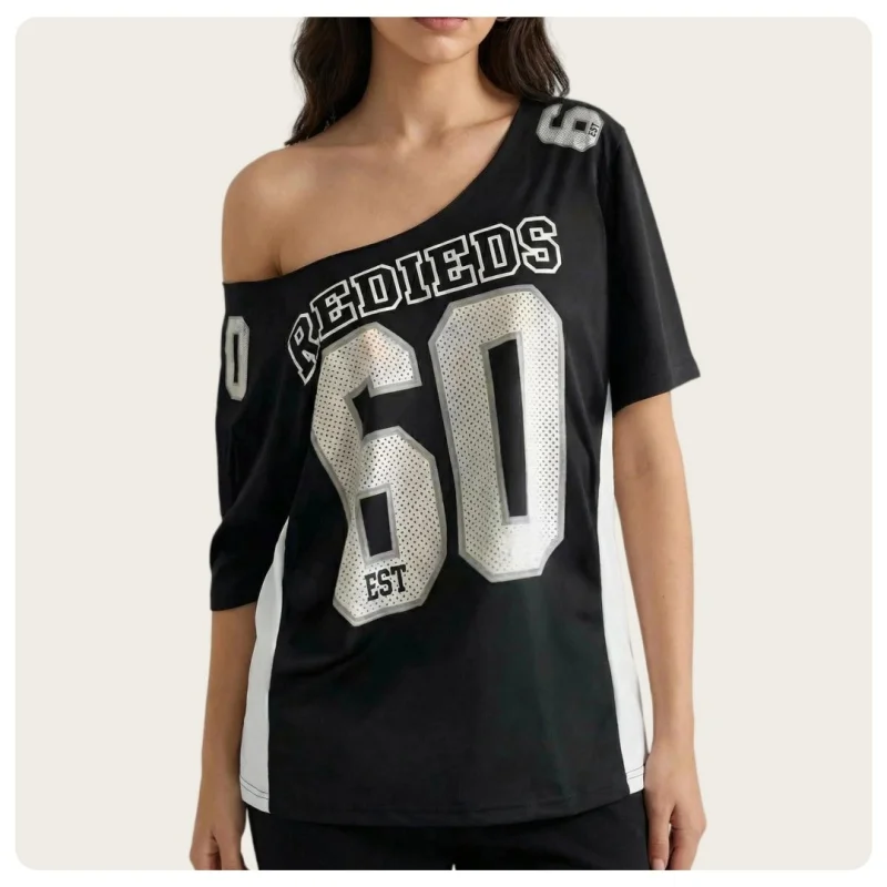 Amerikanisches 90er-Jahre Retro-Style Damen-T-Shirt in Schwarz-Weiß, schulterfrei, sportlich, kurzärmelig, locker geschnitten – Detail 3