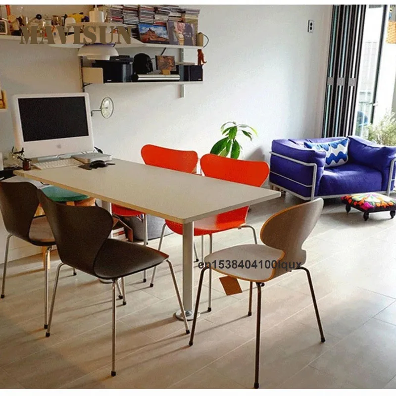 كرسي طعام على شكل النمل الصناعي أقدام فولاذية مطلية بالكروم وسطح خشبي صلب متعدد الطبقات كرسي طعام منزلي صغير الحجم