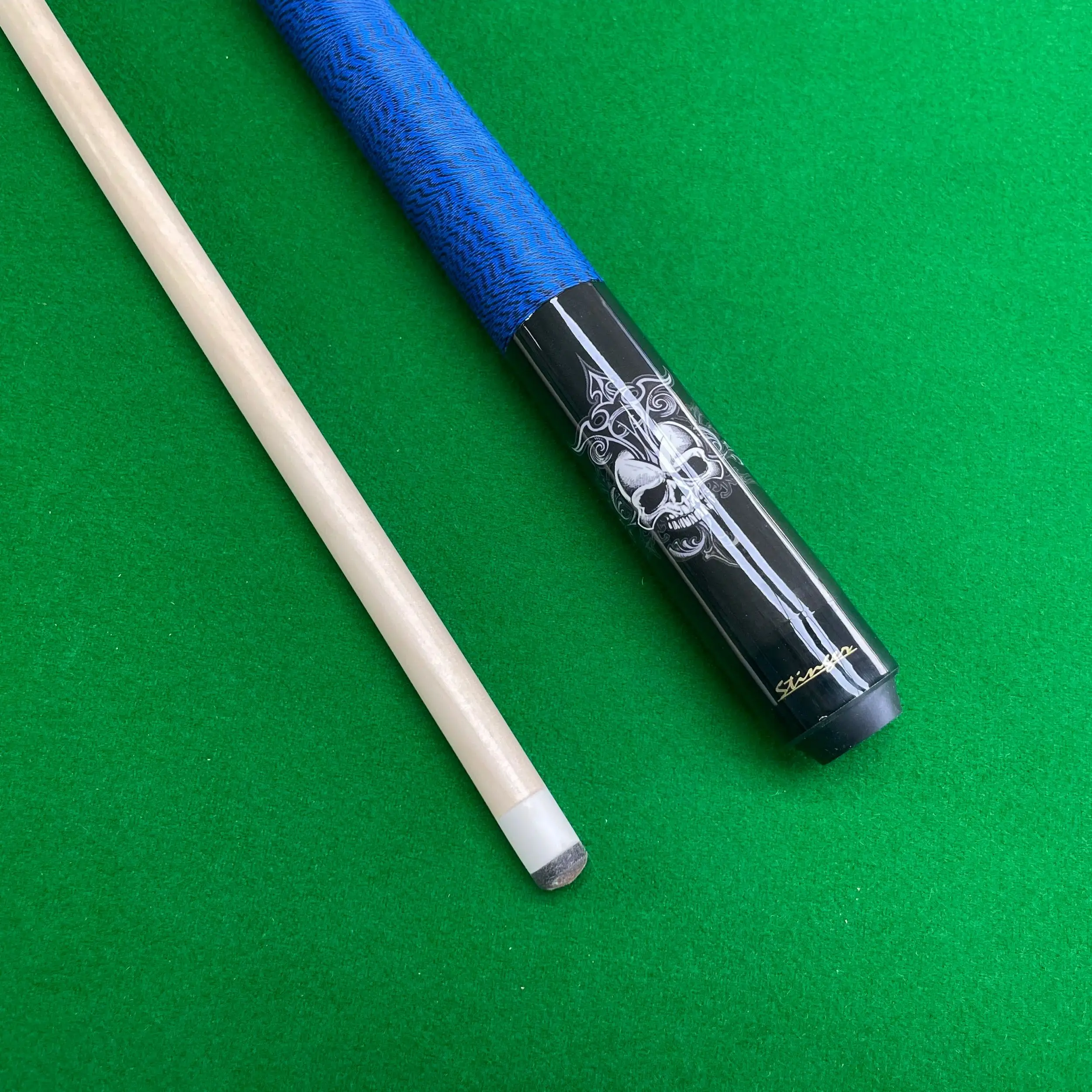 Professional American Pool Cue 13mm Tip for Stability Leather Grip with Blue Skull Design  Ideal for Carom Billiards