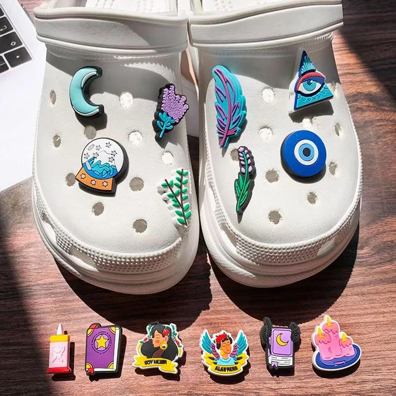 Gorąca sprzedaż 1szt Bohemian Style Shoe Charms for Crocs Akcesoria Charms Pin Clog Shoe Decoration Kids Adult Christmas Party Gifts