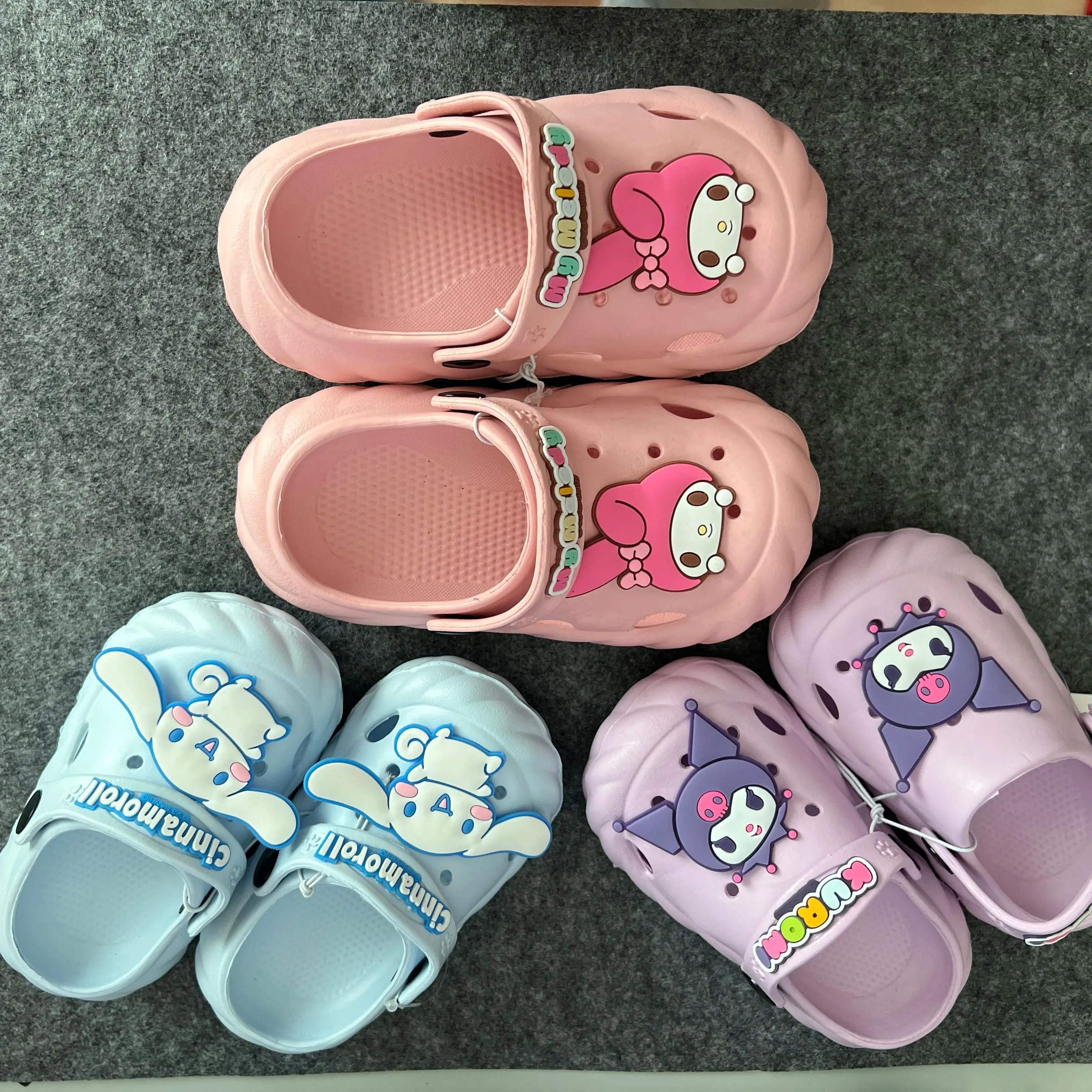 

MyMelody Kuromi Cinnamoroll, милые слипоны с героями мультфильмов, удобные повседневные мягкие открытые носки, прогулочные детские домашние тапочки для сада, бассейна для мальчиков