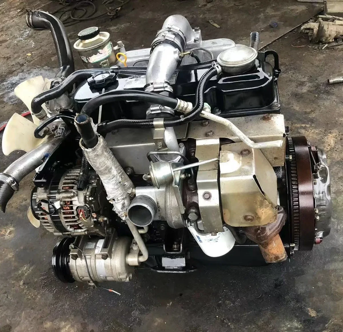 A Lot of Stock Wholesale Price Japan  Motor ZD30  QD32 Used Engine